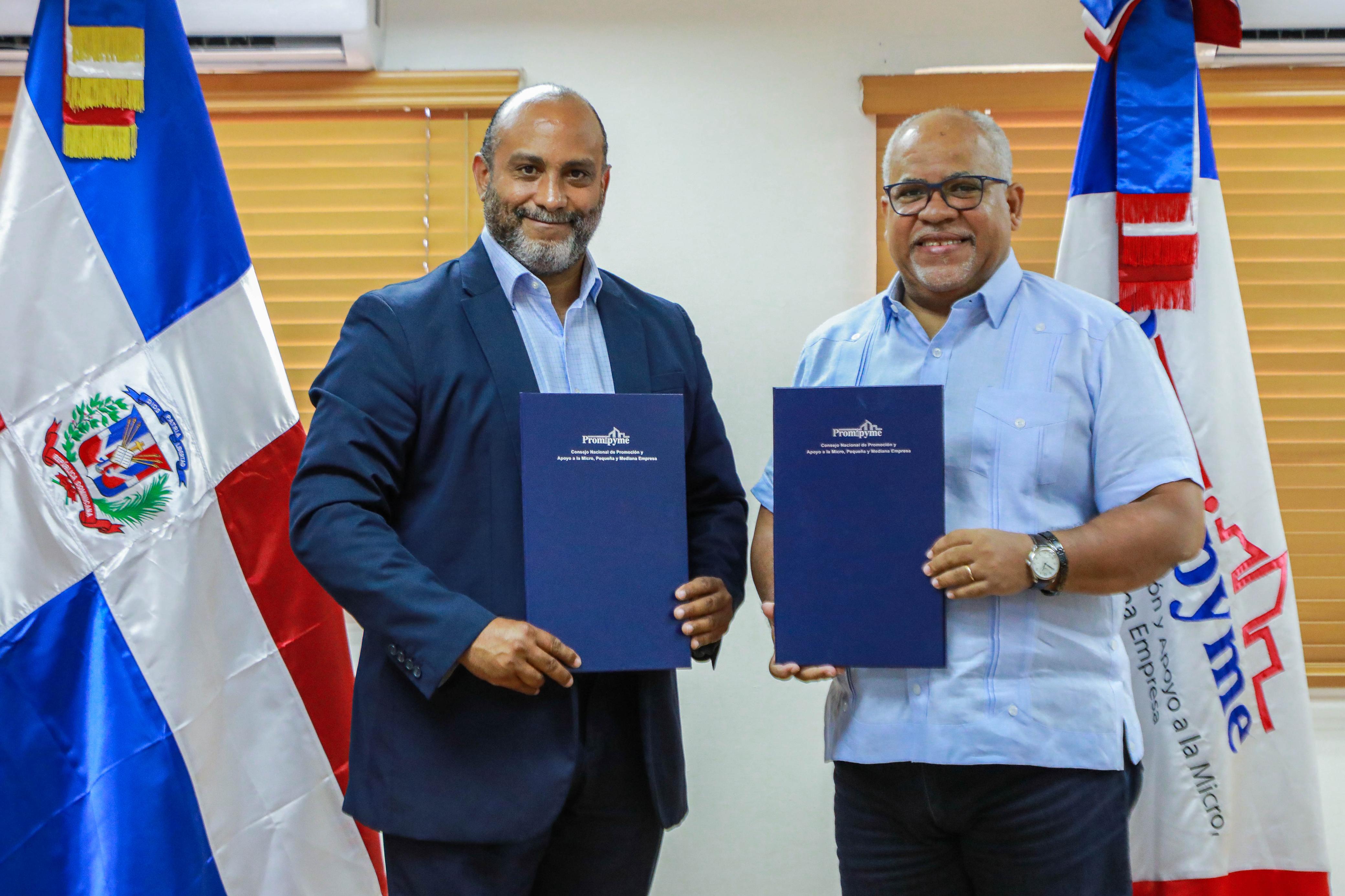 Promipyme firma acuerdo con Equifax